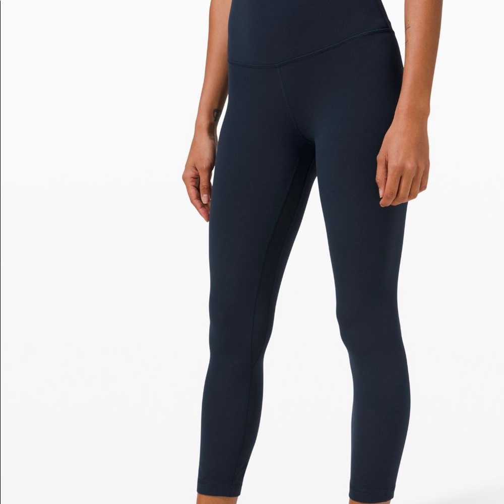 LULULEMON NAVY WUNDER UNDER LEGGINGS 23”